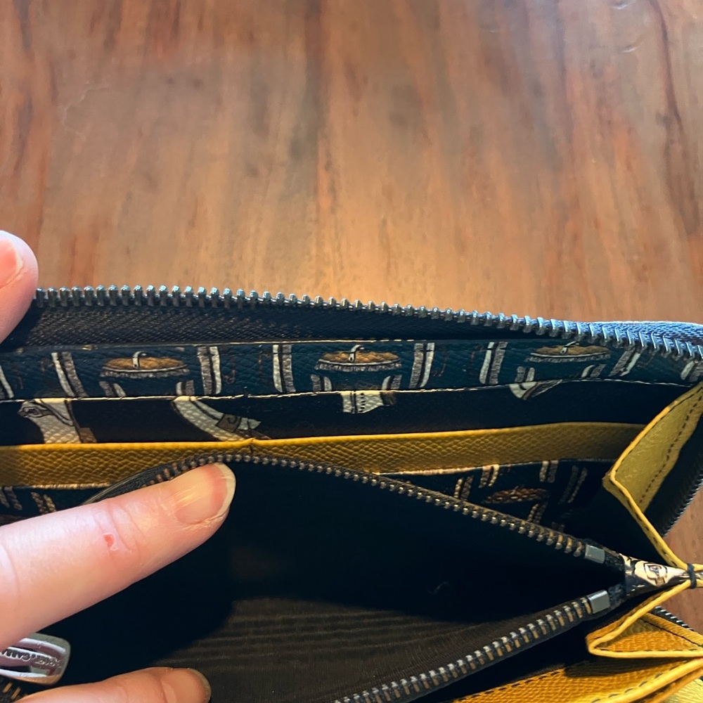 Dolce & Gabbana Limited Edition Yellow and Dark blue Wallet RARE - Picture 11 of 14